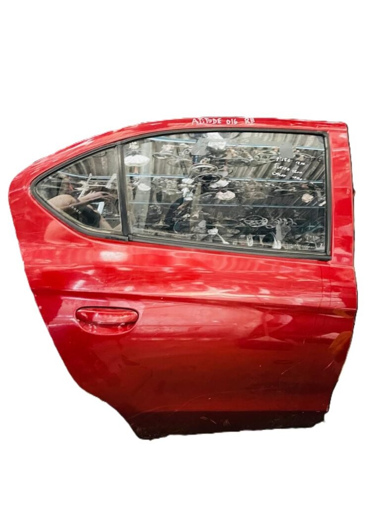 Puerta trasera derecha Dodge Atittud 2016