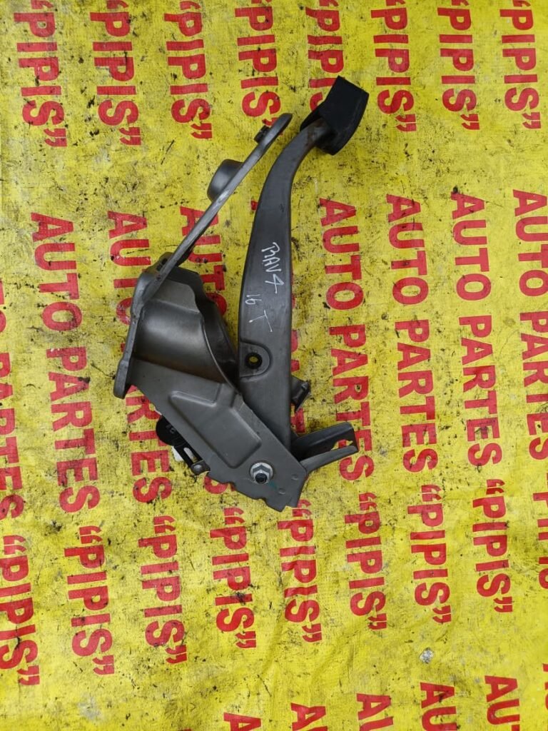 Pedal de freno Toyota Rav4 2016