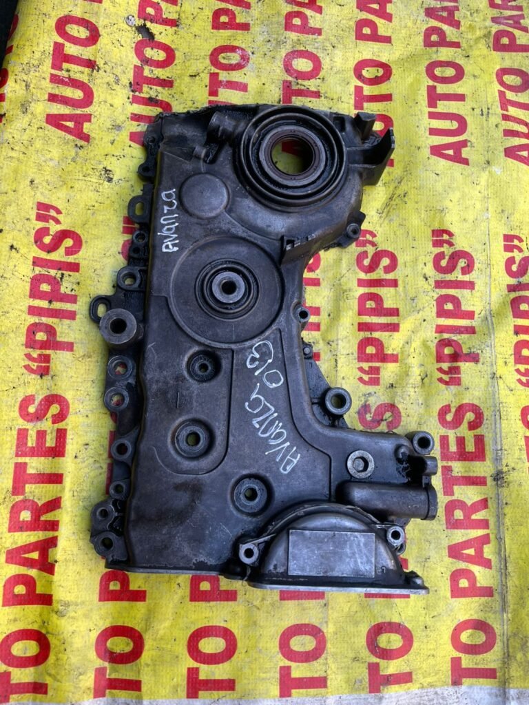 Tapa de distribucion Toyota Avanza 2013