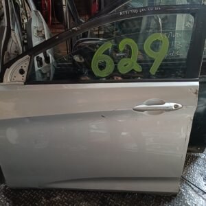 Puerta delantera izquierda Dodge Atittud 2013