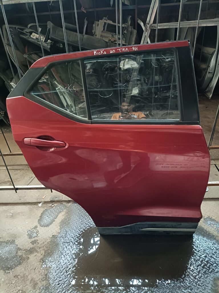 Puerta trasera derecha Nissan Kicks 2020
