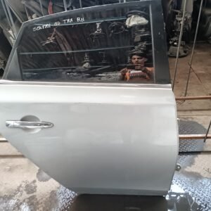 Puerta trasera derecha Nissan Sentra 2010