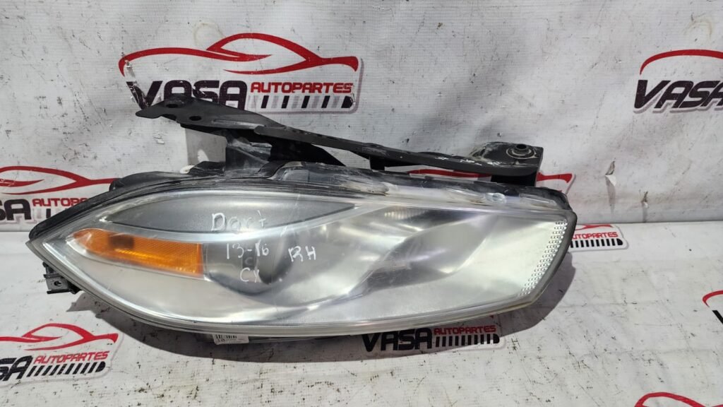 Faro derecho alogeno Dodge Dart 2013/2015