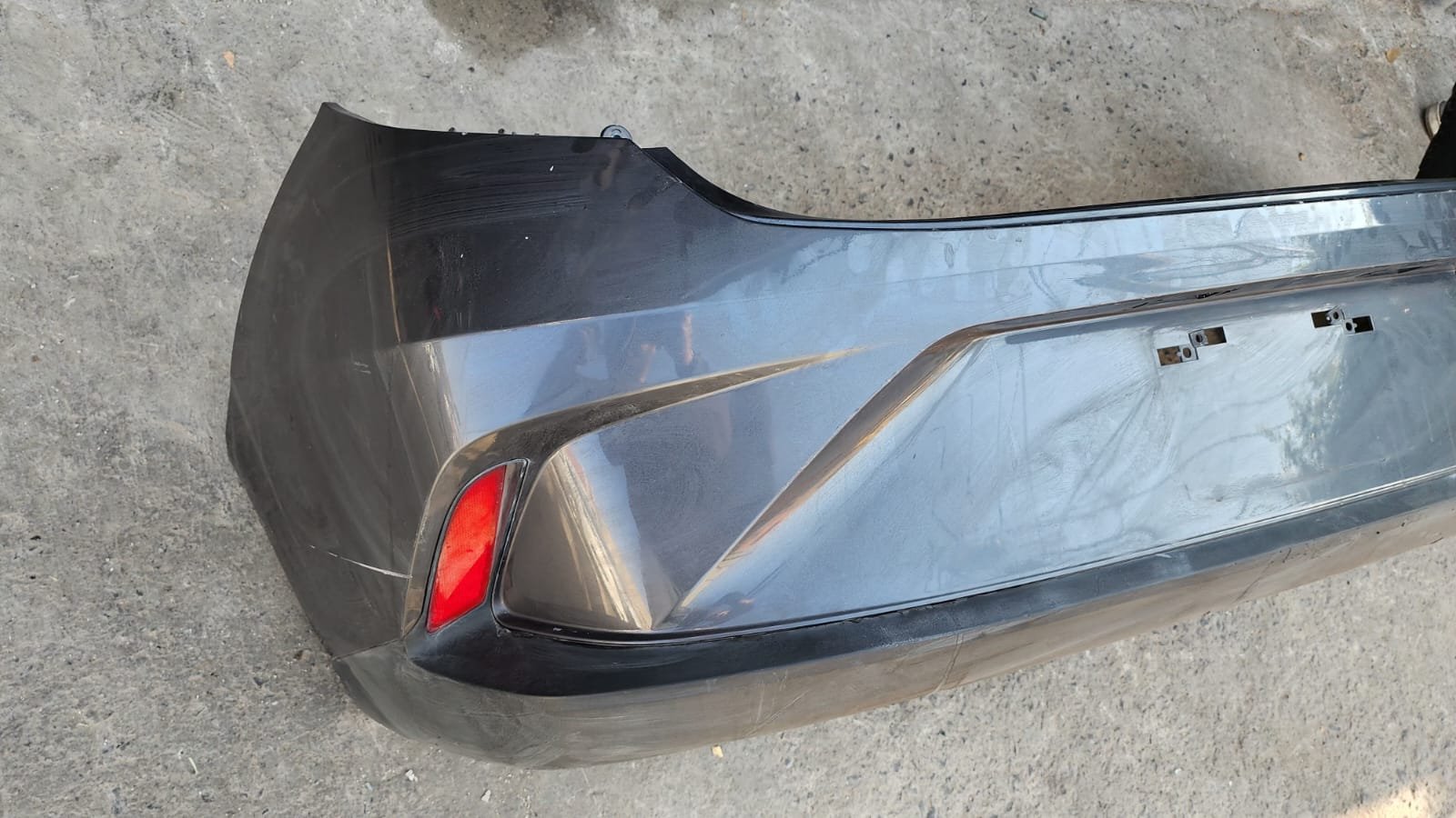 Facia tracera sedan Hyundai grand i10 2021/2023 - Image 6