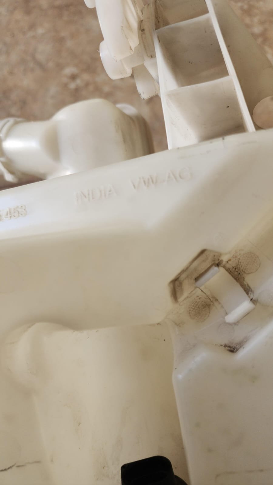 Depocito de limpiabrisas Vw vento 2017/2023 - Image 4