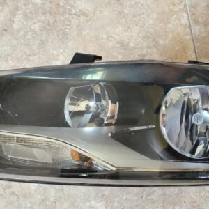 Faro izquierdo alogeno Vw vento 2015/2020