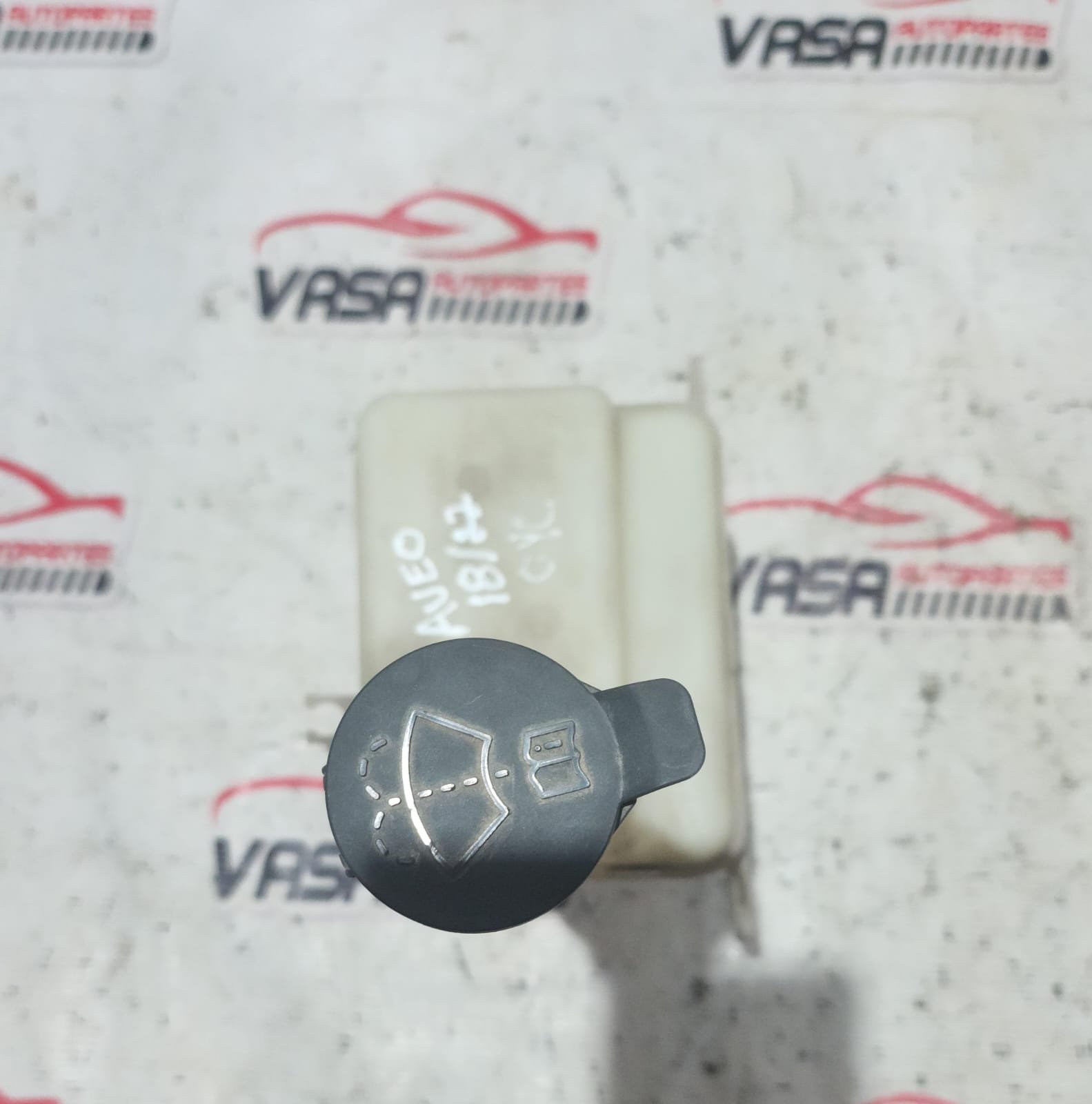 Depocito de limpiabrisas completo Chevrolet aveo ng 2018/2022 - Image 3