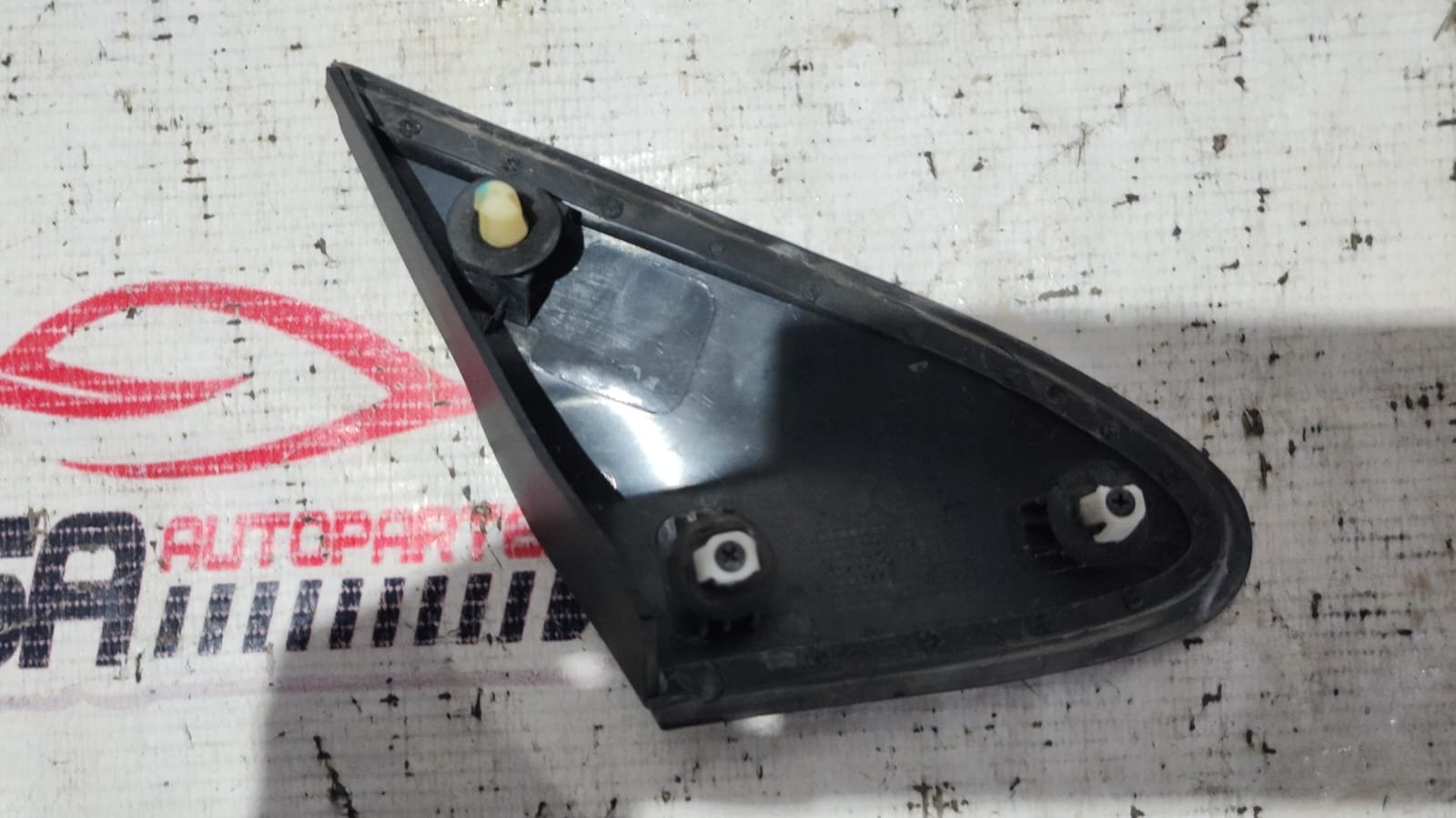 Moldura continuacion espejo izquierdo Chevrolet aveo ng 2018/2022 - Image 2