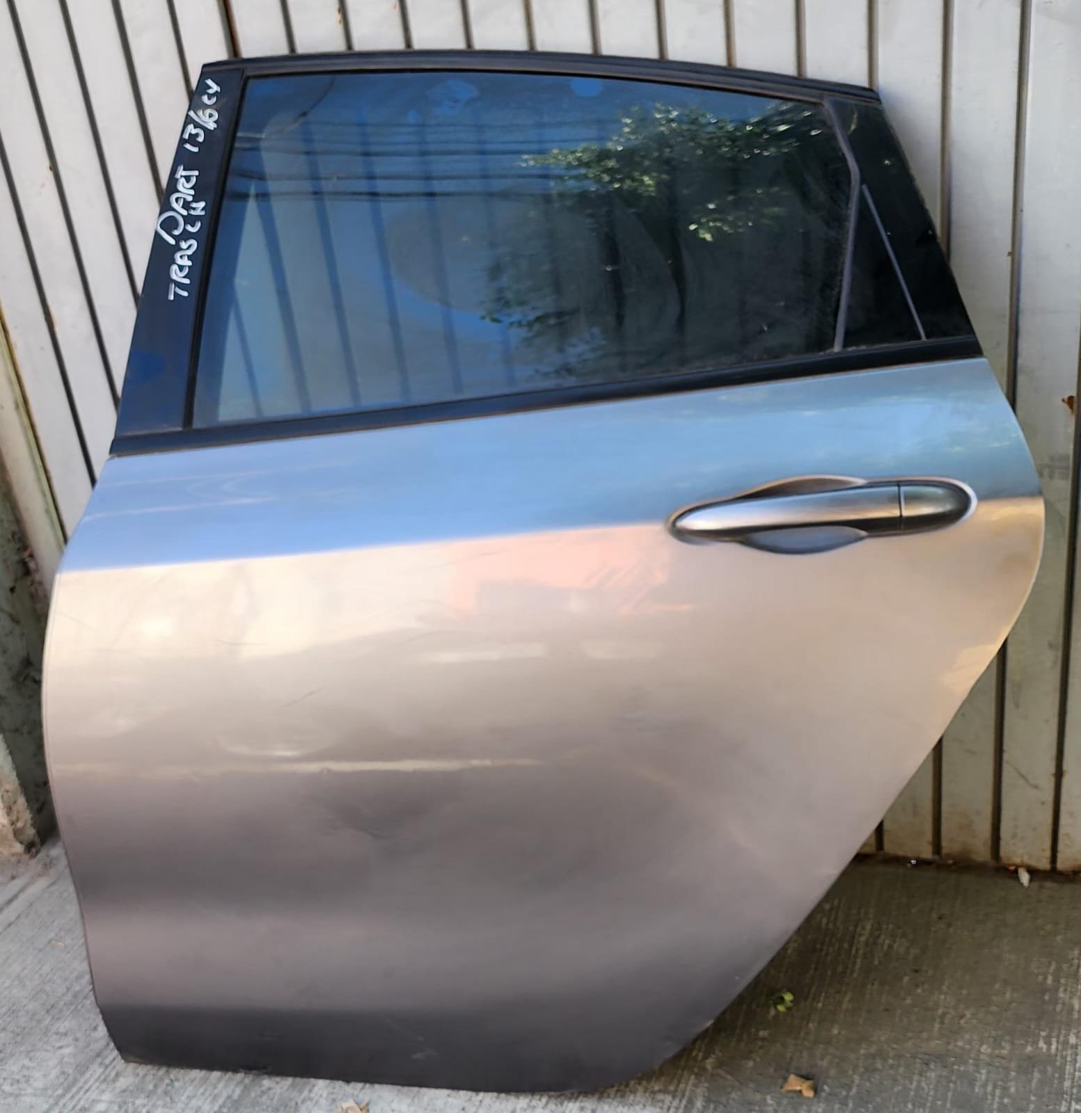 WhatsApp Image 2026-06-13 at 1.02.55 PM (1) Puerta tracera izquierda Dodge dart 2013/2016 - Image 4