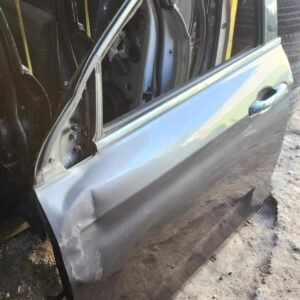 Puerta delantera izquierda Completa detalles Dodge neon 2017/2020