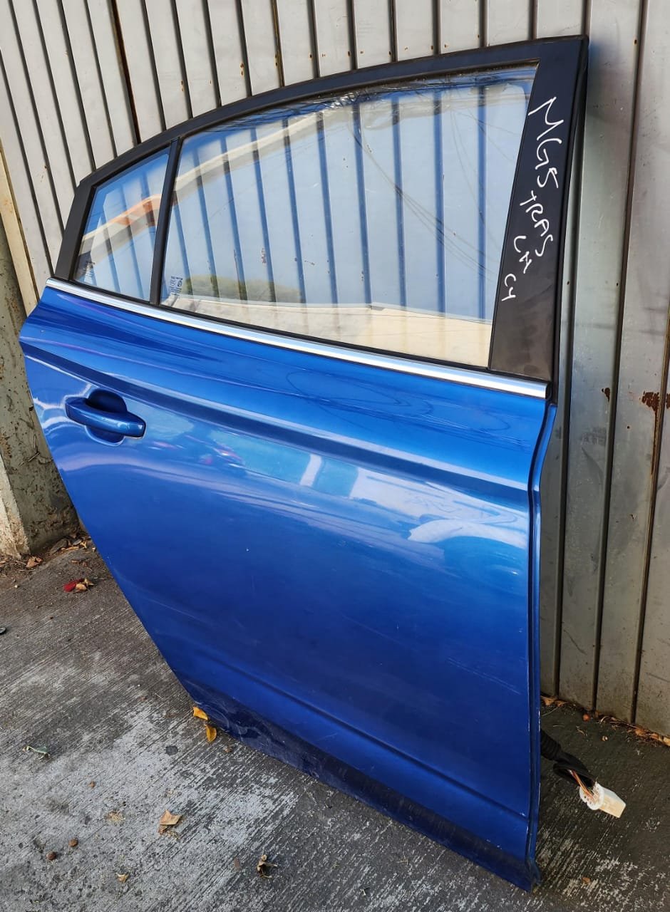 WhatsApp Image 2026-06-13 at 1.18.50 PM (1) Puerta tracera derecha Completa Mg5 2018/2024 - Image 5