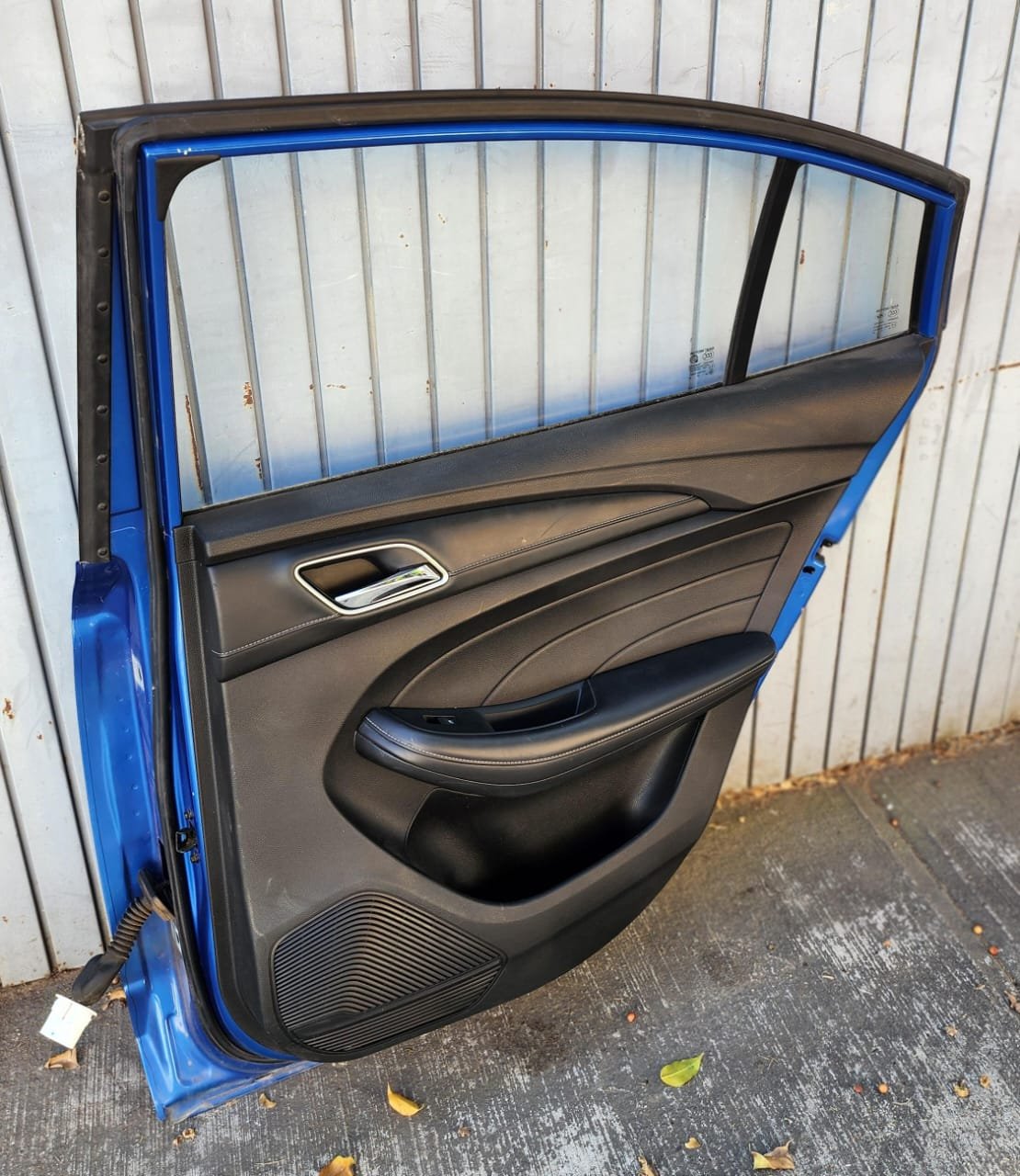 WhatsApp Image 2026-06-13 at 1.18.51 PM (2) Puerta tracera derecha Completa Mg5 2018/2024 - Image 2