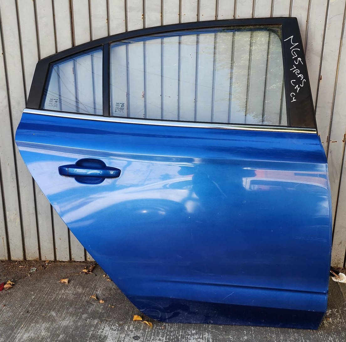 WhatsApp Image 2026-06-13 at 1.18.51 PM Puerta tracera derecha Completa Mg5 2018/2024 - Image 4