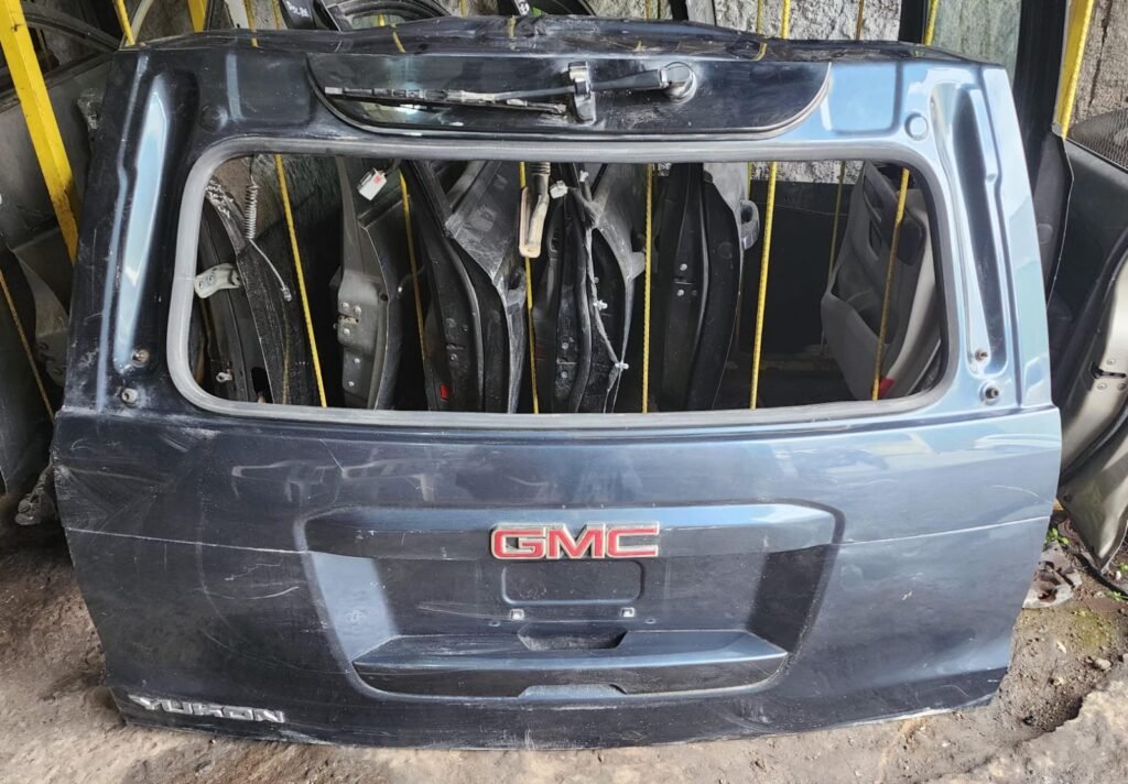 Tapa cajuela 5ta puerta Gmc yukon denali 2015/2017
