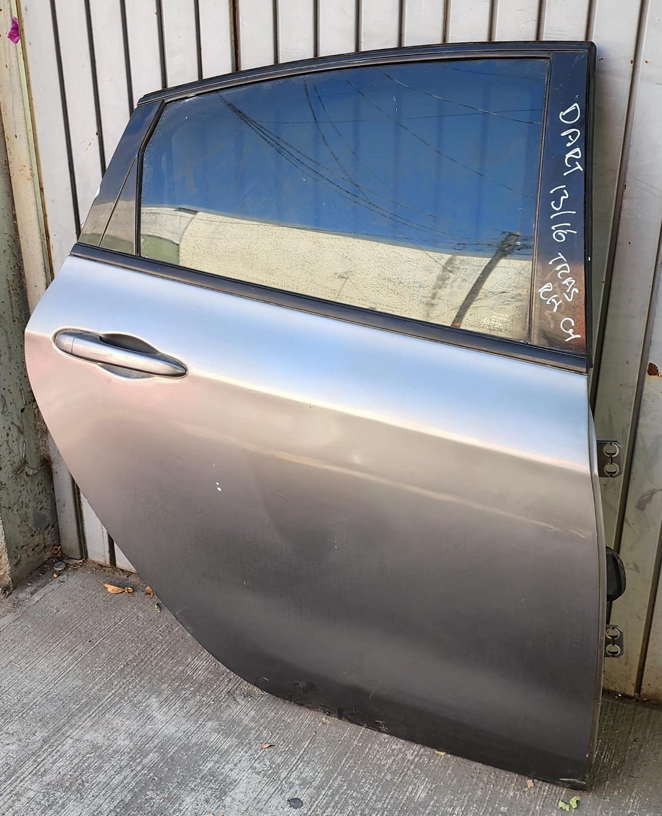 WhatsApp Image 2026-06-13 at 12.53.09 PM (1) Puerta tracera derecha Dodge dart 2013/2016 - Image 3