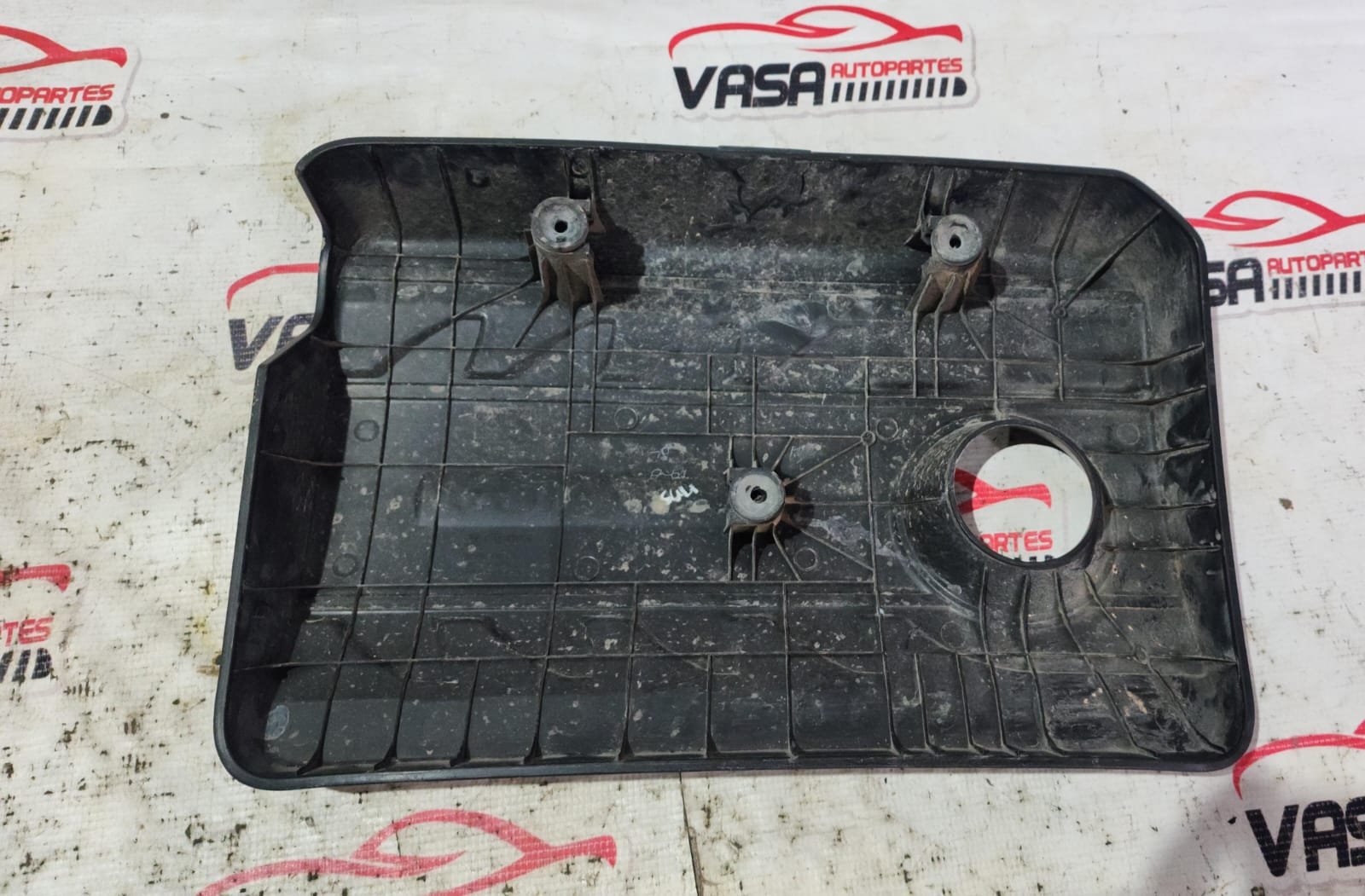 WhatsApp Image 2026-06-17 at 2.12.02 PM (1) Tapa embellecedora de motor Kia seltos 2018/2024 - Image 4