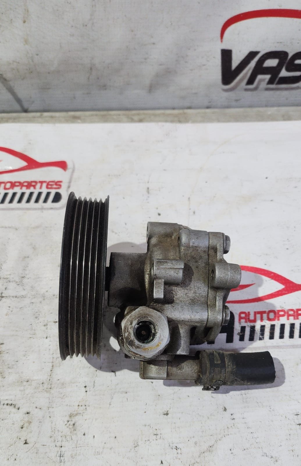 WhatsApp Image 2026-06-17 at 2.13.32 PM (4) Bomba de dirección hidráulico 2.0 lts Vw jetta 2014/2018