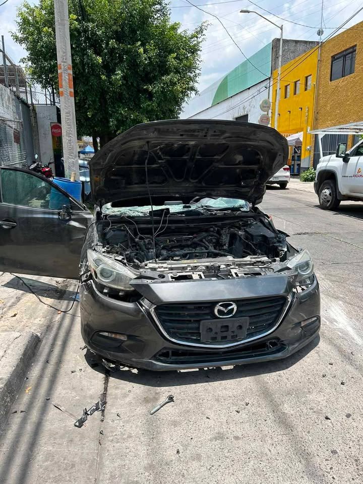 mazda 3 2017 automático para piezas mazda 3 2017 automático para piezas