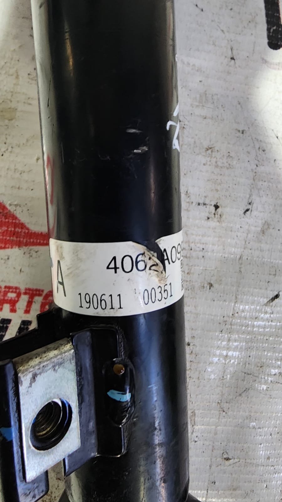 amortiguador delantero derecho completo mitsubishi l200 2016–2019 amortiguador delantero derecho completo mitsubishi l200 2016–2019