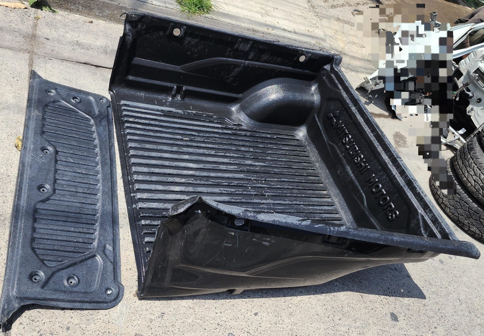 bedliner original mitsubishi l200 2016–2019 con cubierta de tapa de batea bedliner original mitsubishi l200 2016–2019 con cubierta de tapa de batea