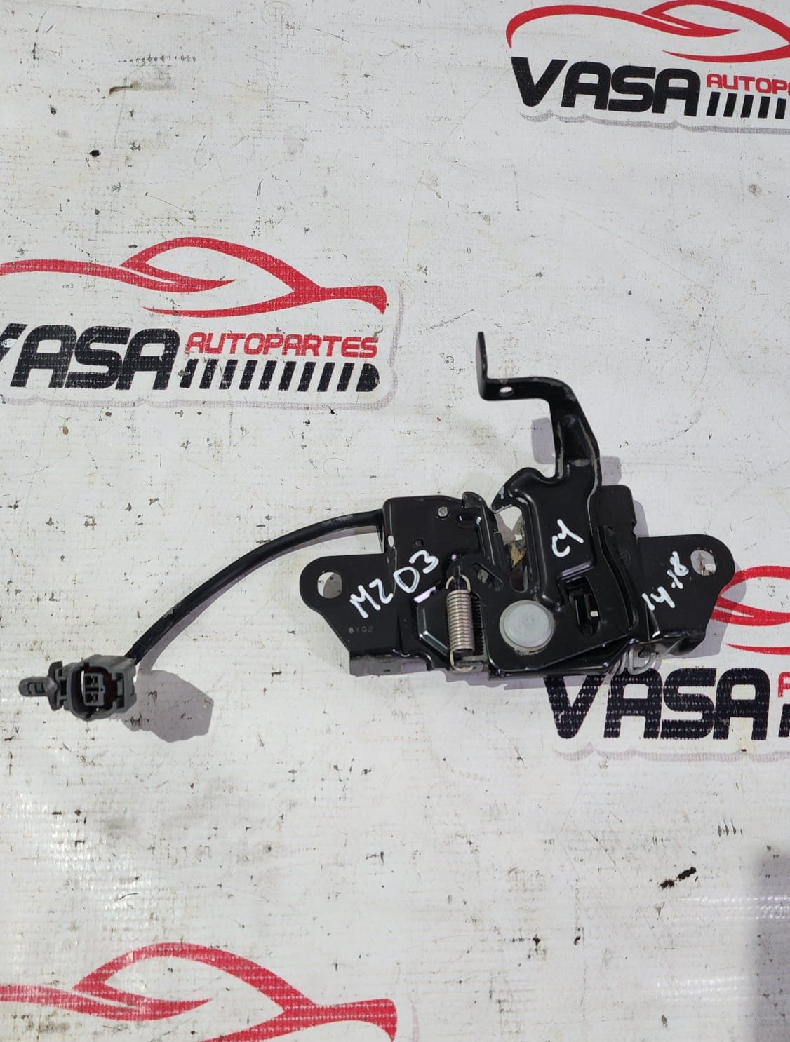 chapa de cofre/capó mazda 3 2014–2018 con sensor chapa de cofre/capó mazda 3 2014–2018 con sensor