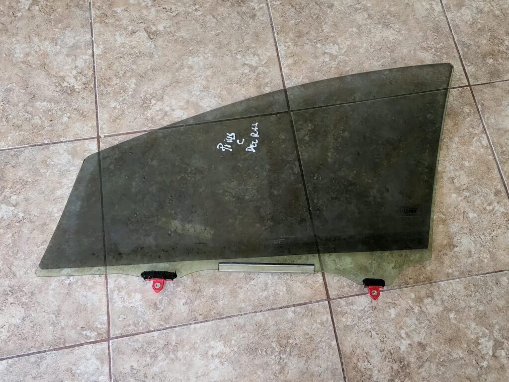cristal de puerta delantero copiloto toyota prius c hb 2018/2022
