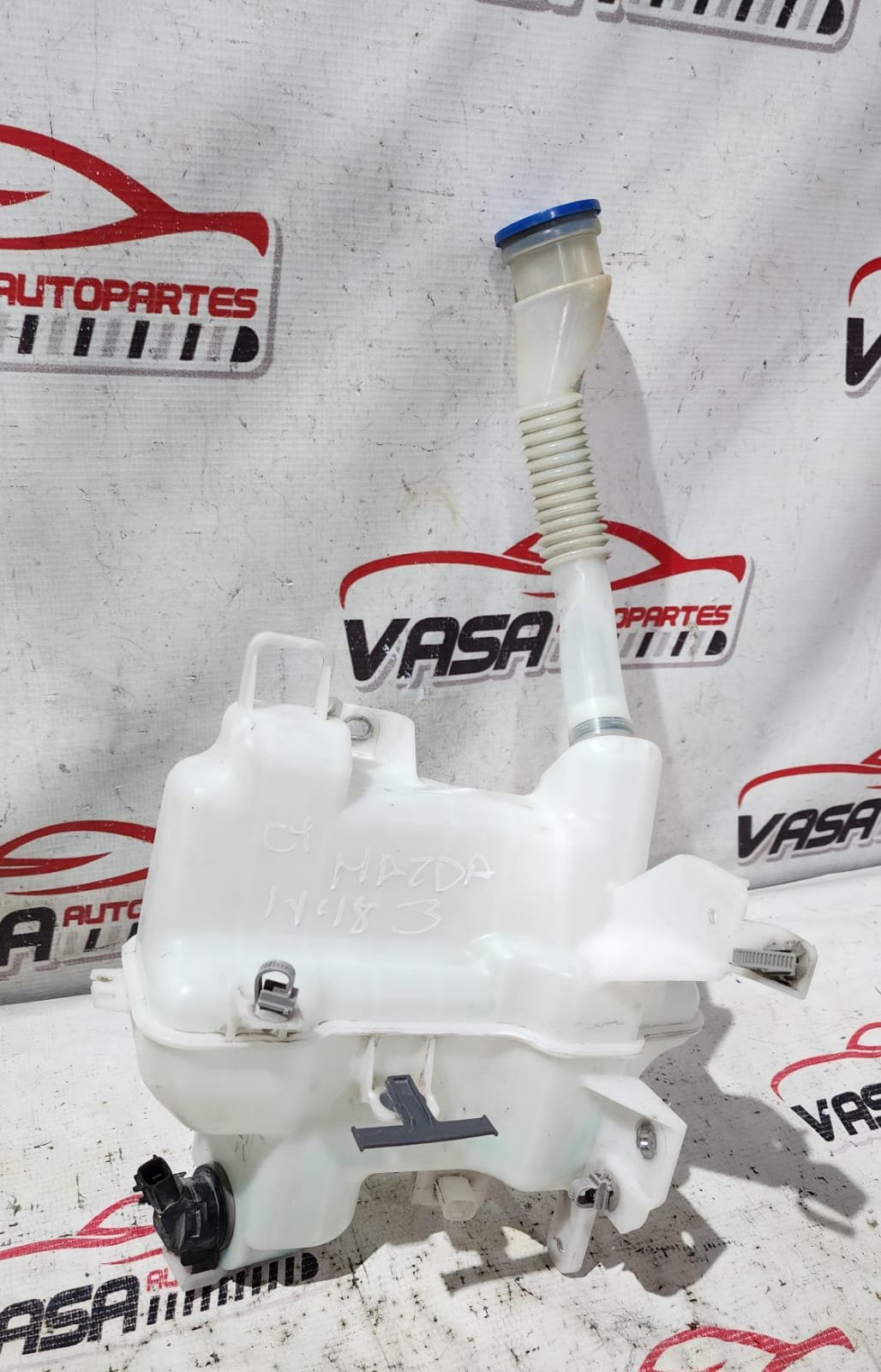 depocito de limpiabrisas completo mazda 3 2014/2018 depocito de limpiabrisas completo mazda 3 2014/2018