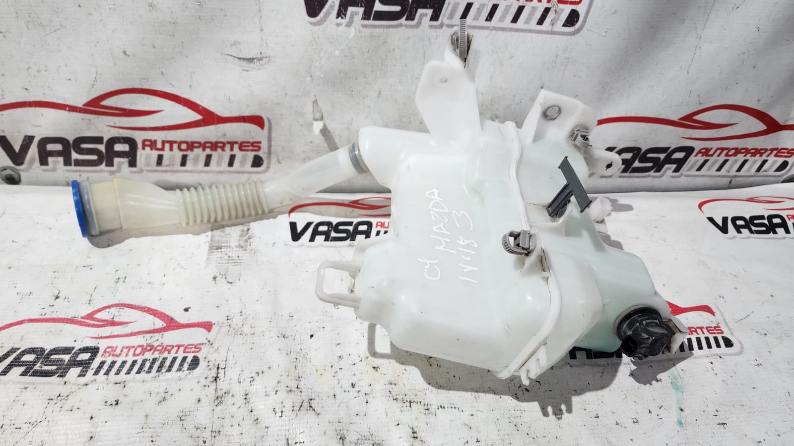 depocito de limpiabrisas completo mazda 3 2014/2018 depocito de limpiabrisas completo mazda 3 2014/2018
