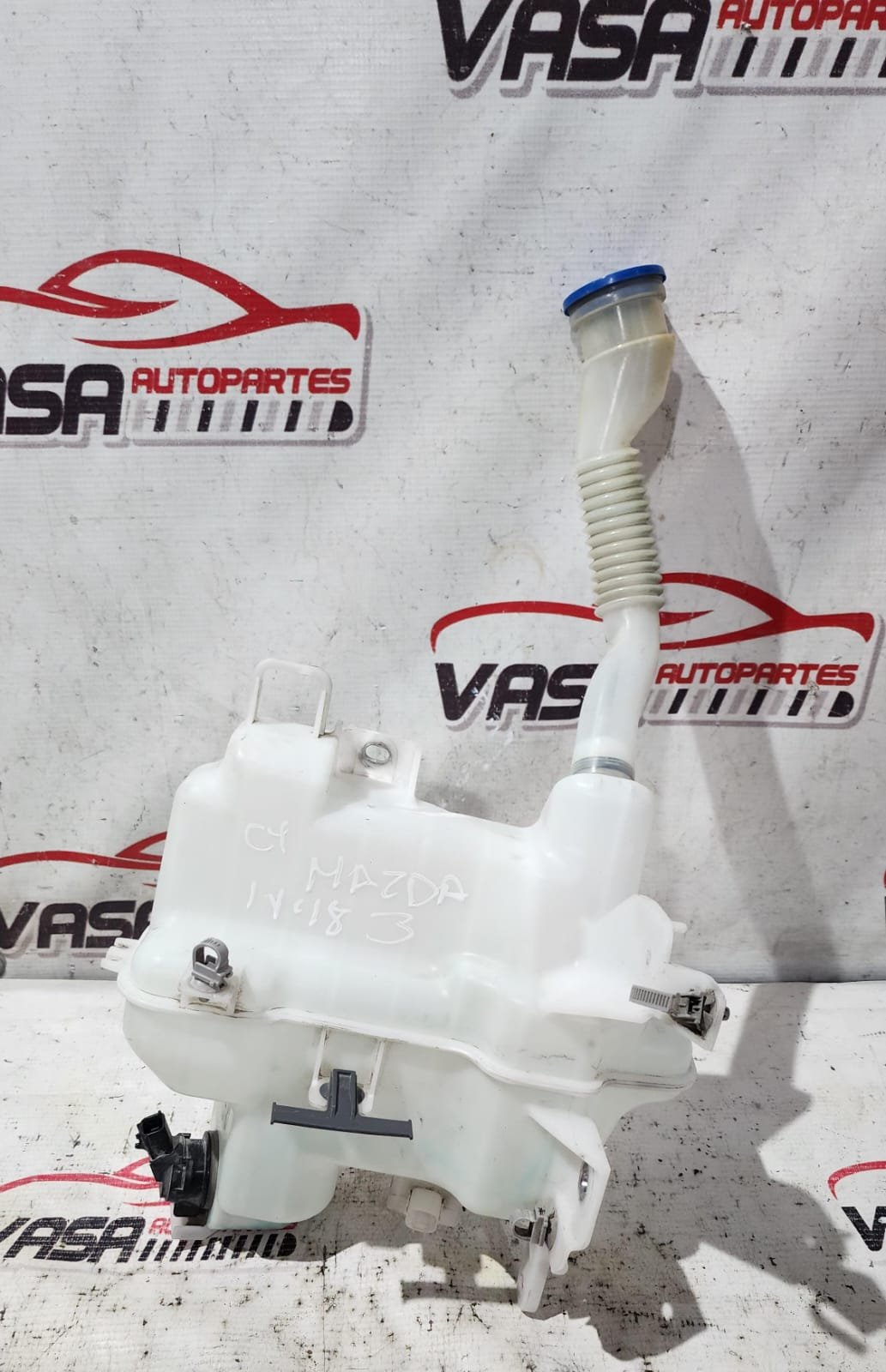 depocito de limpiabrisas completo mazda 3 2014/2018 depocito de limpiabrisas completo mazda 3 2014/2018