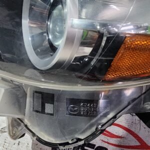 faro izquierdo halógeno mazda 3 2017–2018 con detalle faro izquierdo halógeno mazda 3 2017–2018 con detalle