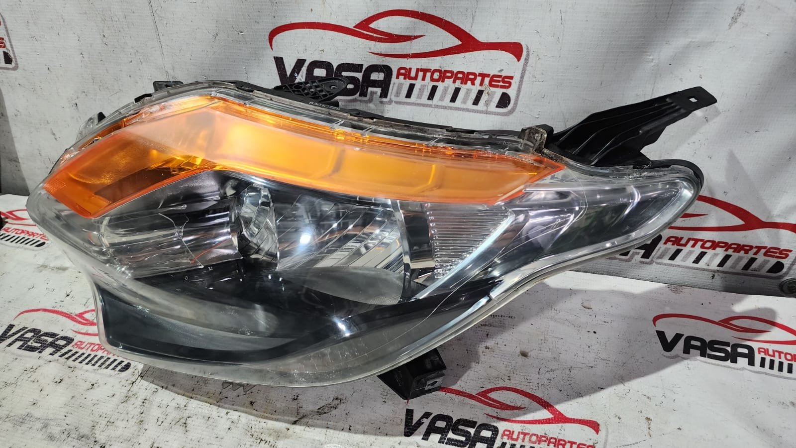 faro izquierdo halógeno mitsubishi l200 2016–2019 faro izquierdo halógeno mitsubishi l200 2016–2019