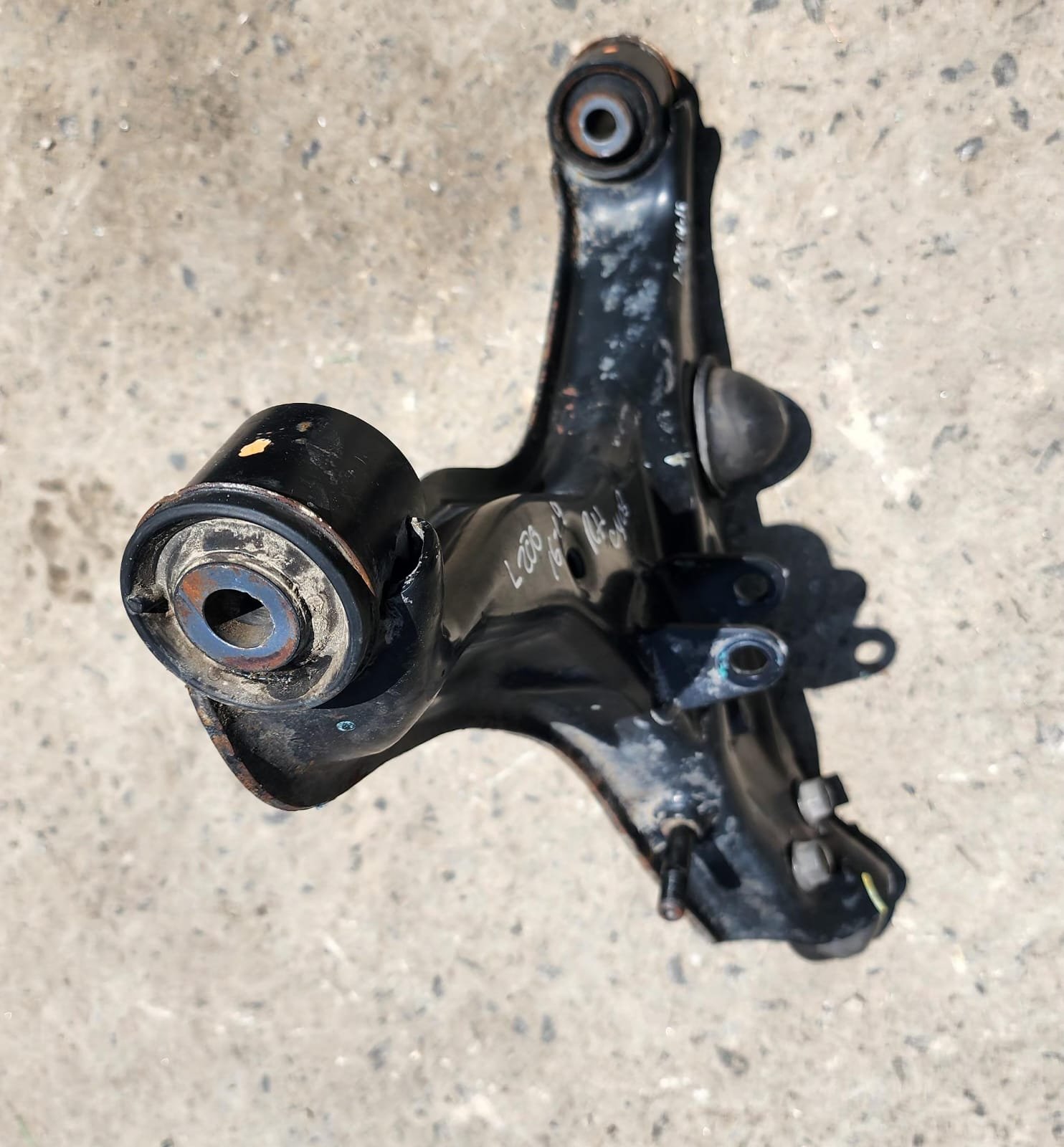 horquilla inferior derecha mitsubishi l200 2016–2019 horquilla inferior derecha mitsubishi l200 2016–2019