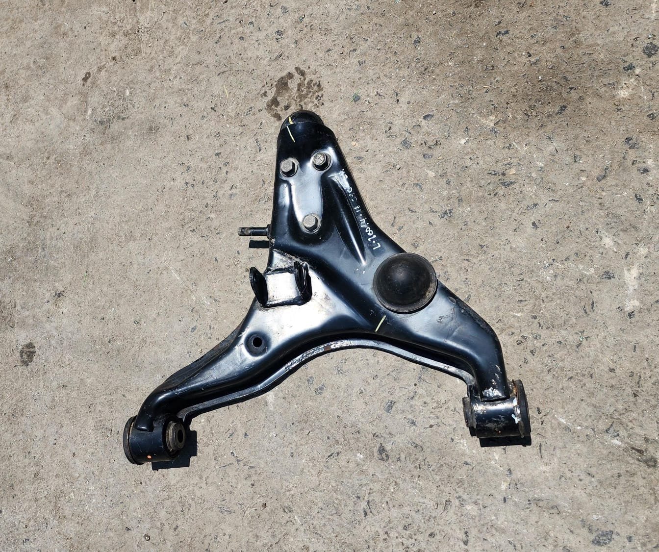 horquilla inferior izquierda mitsubishi l200 2016–2019 horquilla inferior izquierda mitsubishi l200 2016–2019