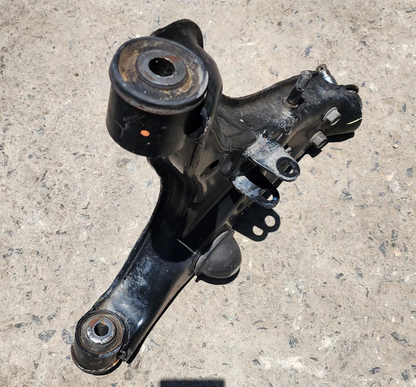 horquilla inferior izquierda mitsubishi l200 2016–2019 horquilla inferior izquierda mitsubishi l200 2016–2019
