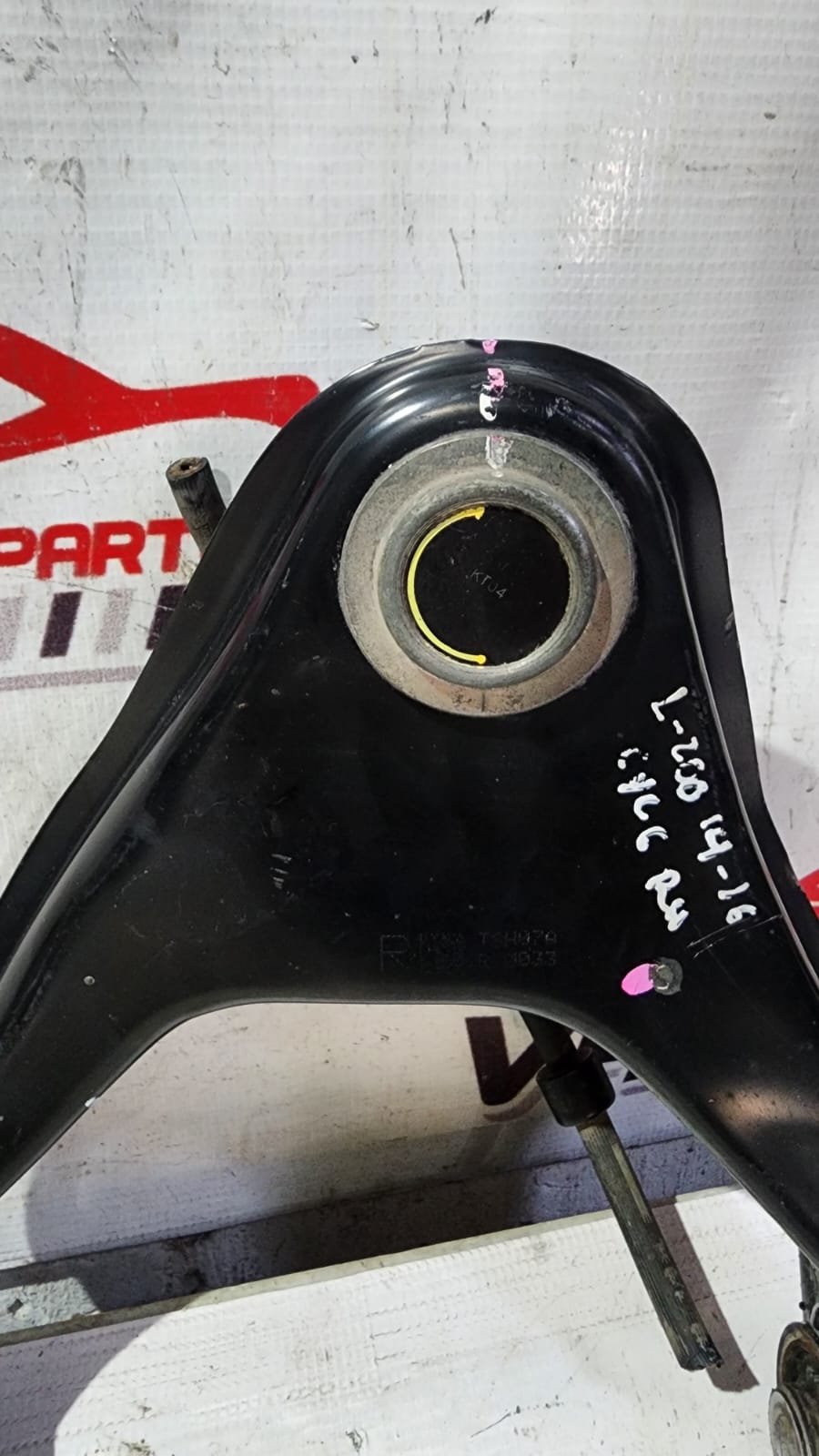 horquilla superior derecha mitsubishi l200 2016–2019 horquilla superior derecha mitsubishi l200 2016–2019