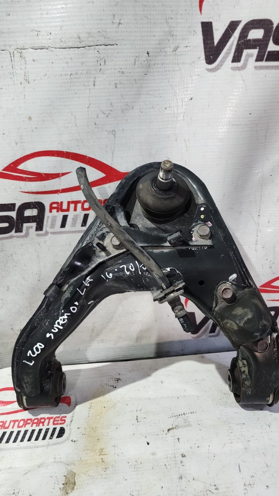 horquilla superior izquierda mitsubishi l200 2016–2019 horquilla superior izquierda mitsubishi l200 2016–2019