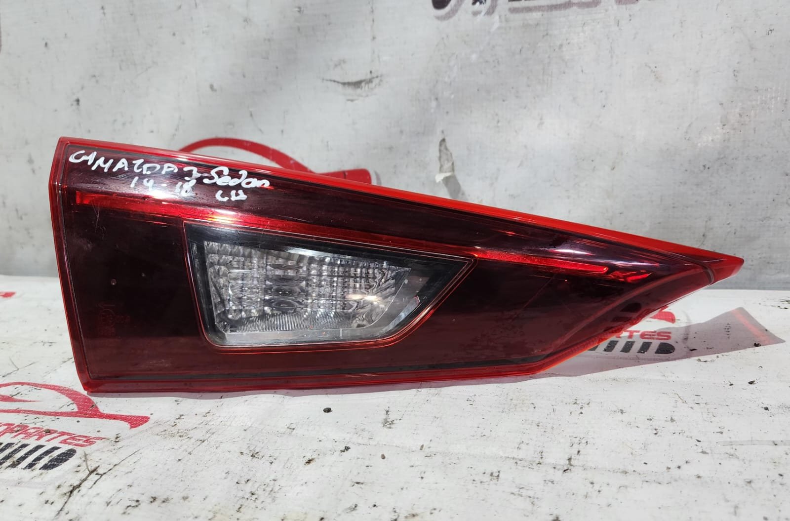 intercalavera izquierda halógena mazda 3 2014–2018 intercalavera izquierda halógena mazda 3 2014–2018