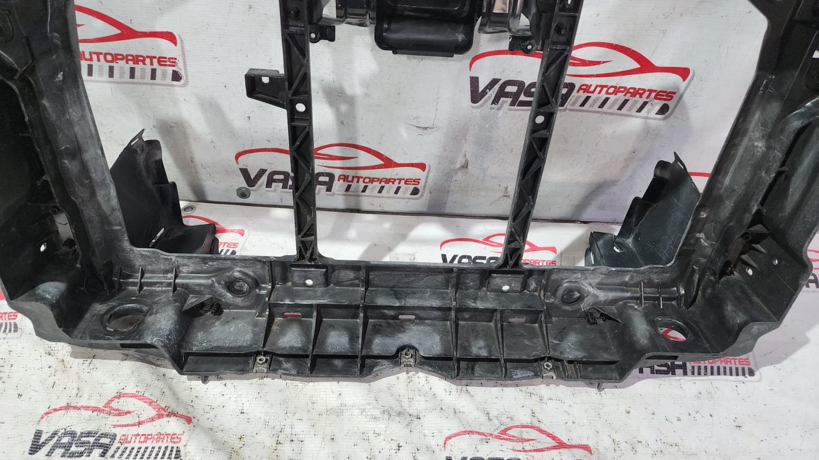 marco de radiador original mazda 3 2014–2018 marco de radiador original mazda 3 2014–2018