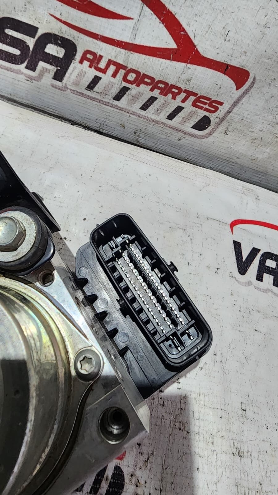 módulo abs gasolina mitsubishi l200 2016–2019 letra a00 módulo abs gasolina mitsubishi l200 2016–2019 letra a00