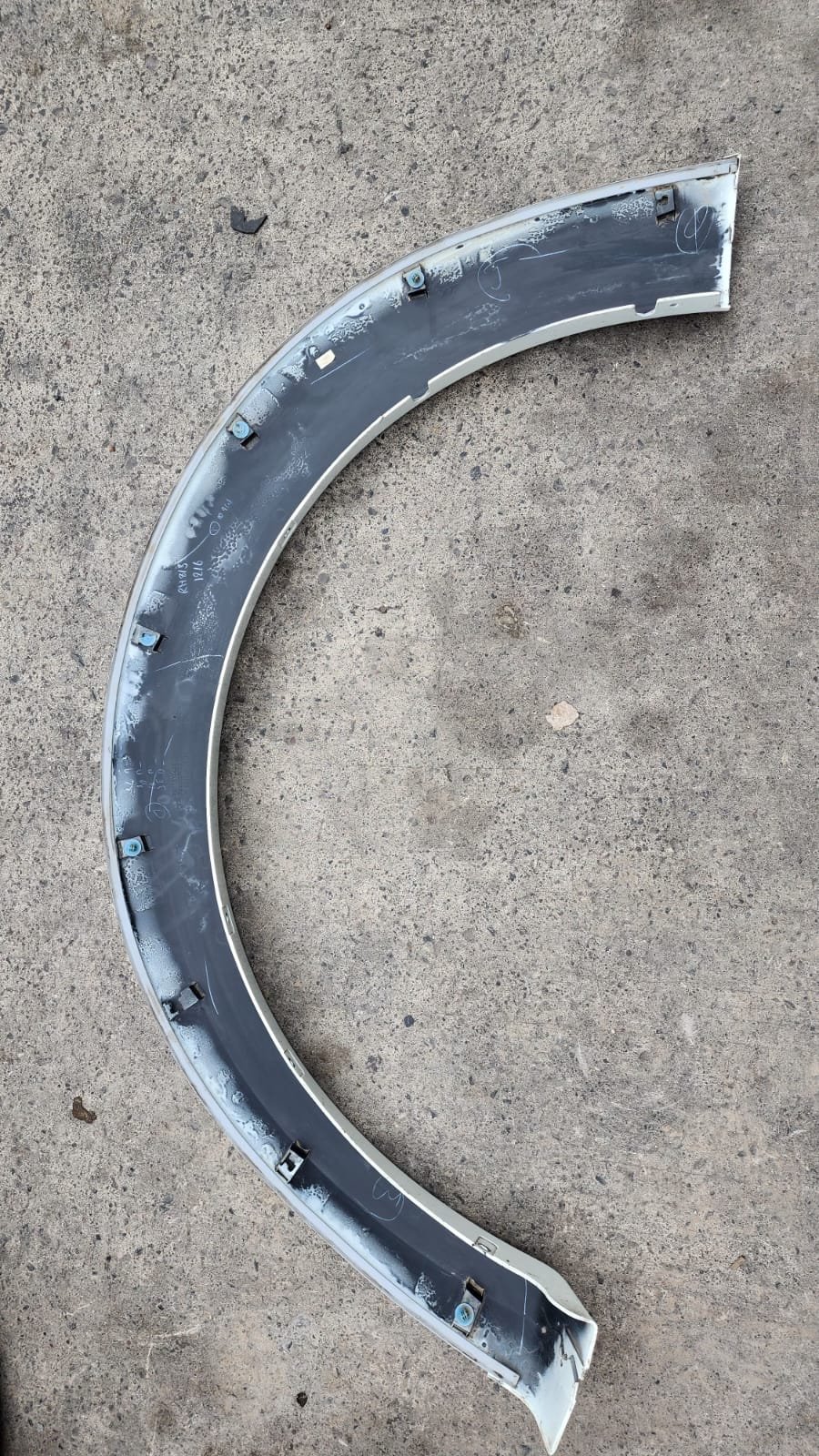 moldura arco costado trasero derecho mitsubishi l200 2016–2019 moldura arco costado trasero derecho mitsubishi l200 2016–2019