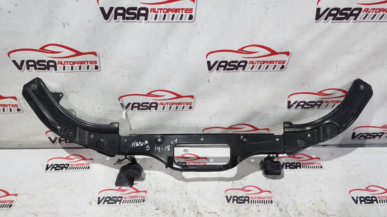 moldura superior marco radiador mazda 3 2014/2018 moldura superior marco radiador mazda 3 2014/2018