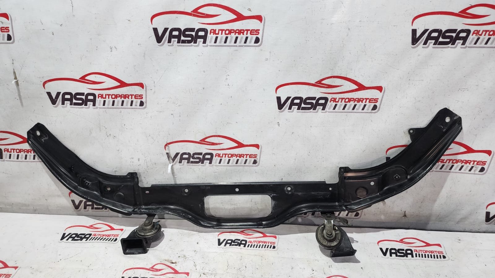 moldura superior marco radiador mazda 3 2014/2018 moldura superior marco radiador mazda 3 2014/2018