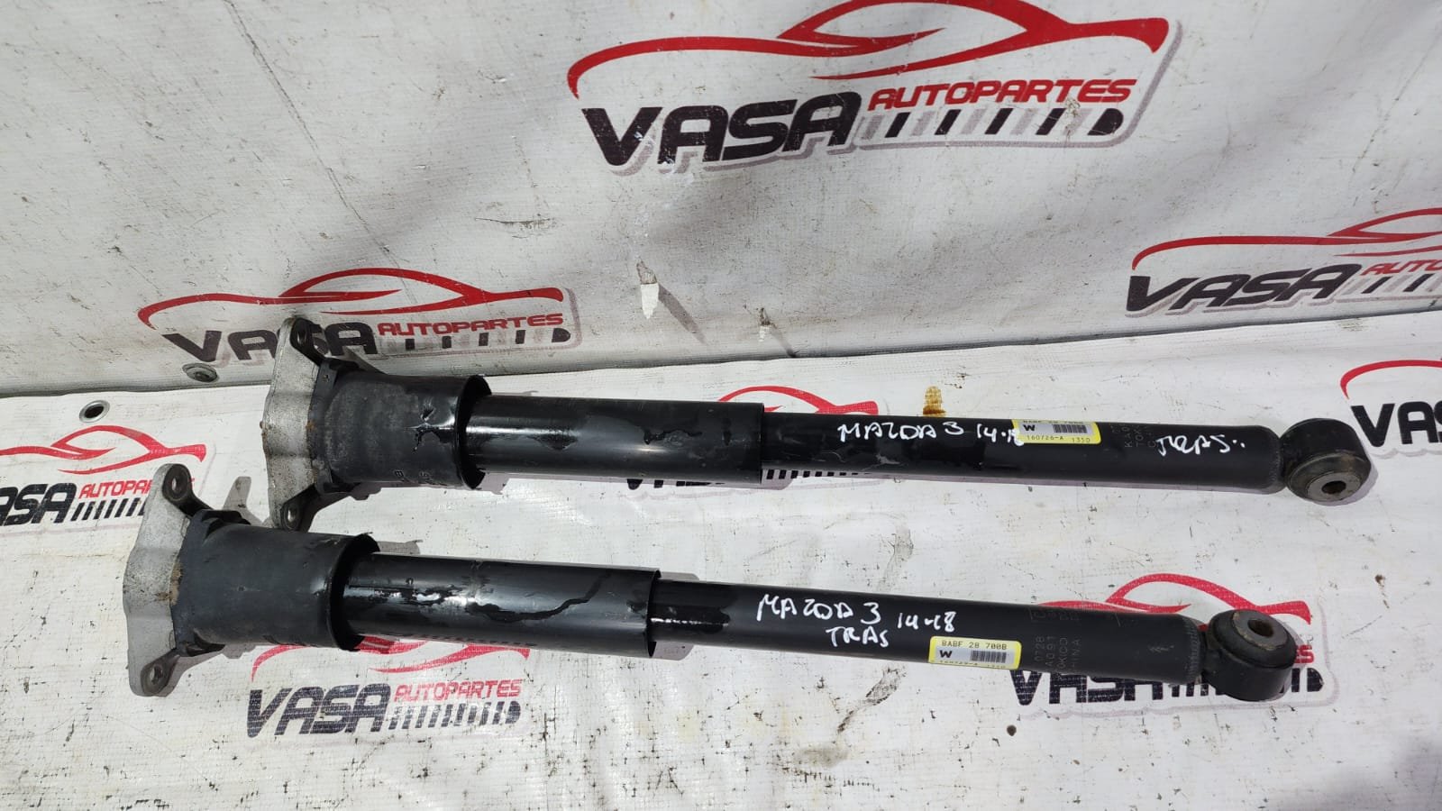 par de amortiguadores traseros originales mazda 3 2014–2018 par de amortiguadores traseros originales mazda 3 2014–2018