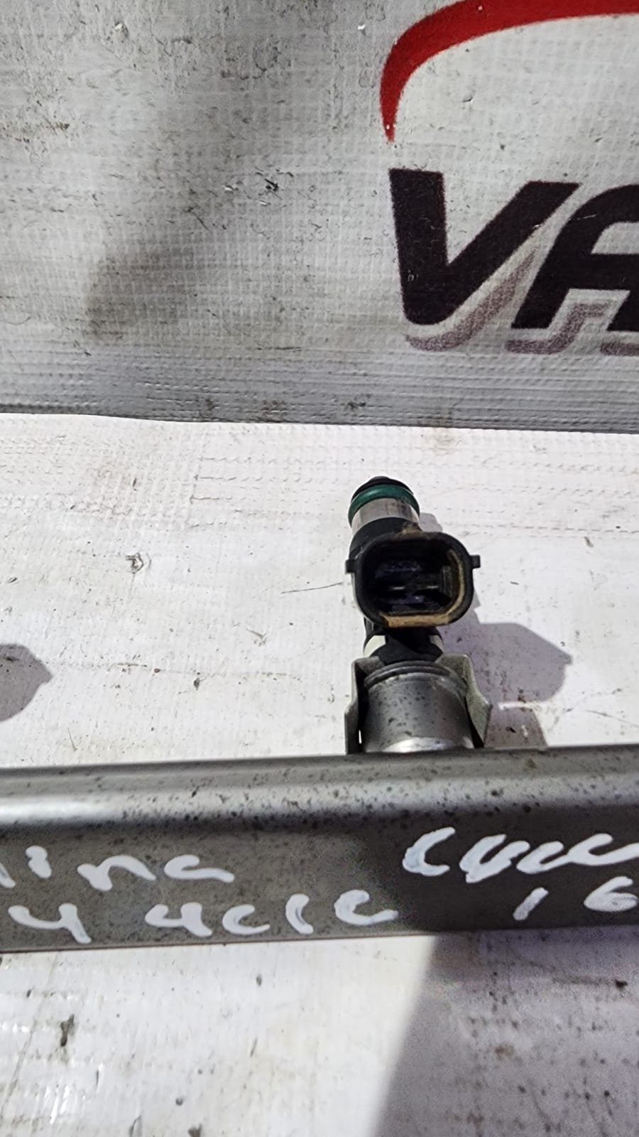 riel de inyectores gasolina mitsubishi l200 2016–2019 riel de inyectores gasolina mitsubishi l200 2016–2019