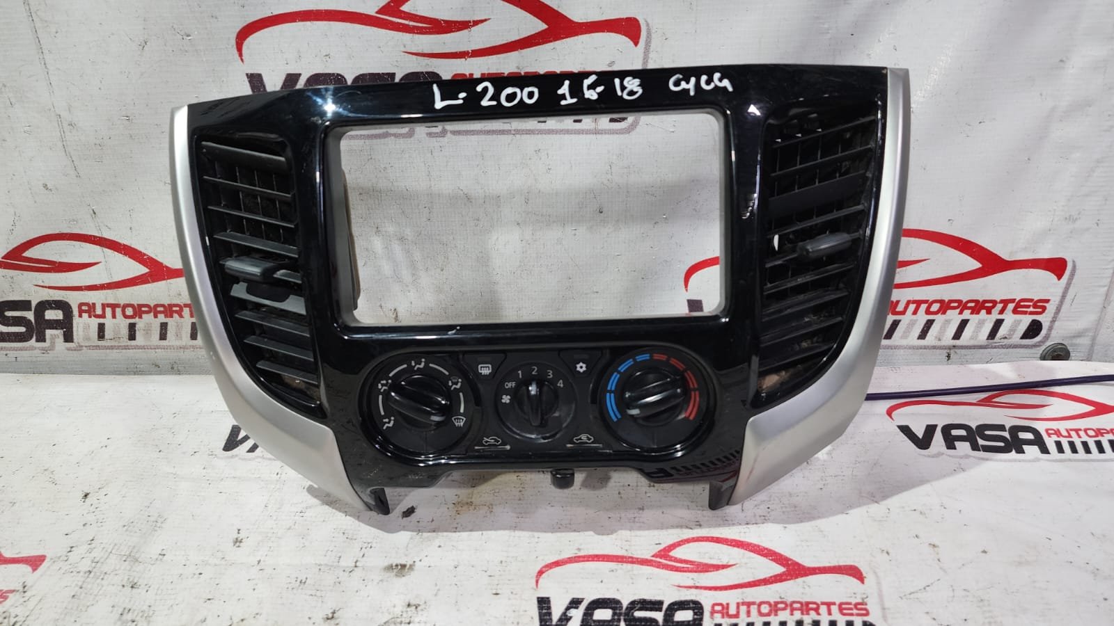control de aire acondicionado mitsubishi l200 2016–2019 con bisel control de aire acondicionado mitsubishi l200 2016–2019 con bisel