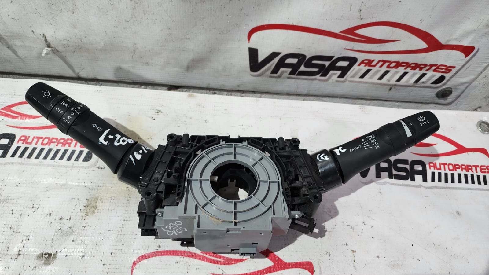 palancas de limpiaparabrisas y luces mitsubishi l200 2016–2019 palancas de limpiaparabrisas y luces mitsubishi l200 2016–2019