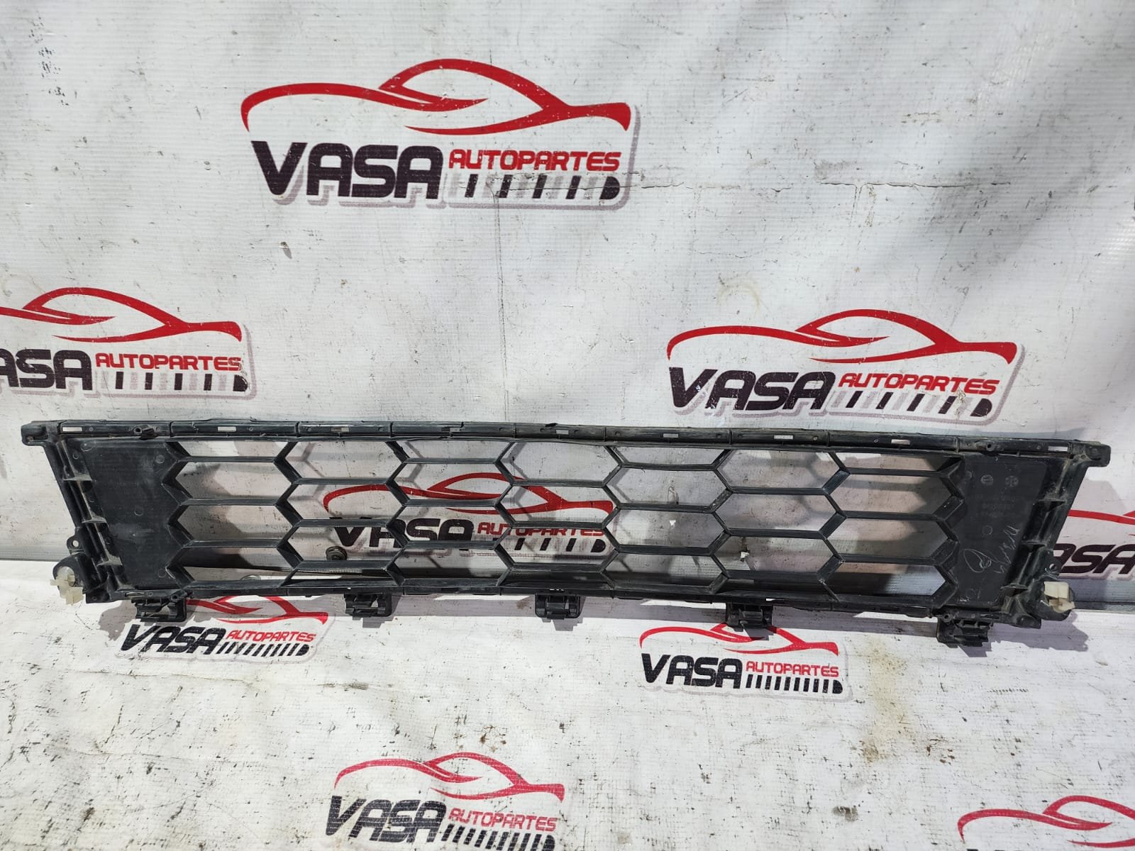 parrilla frontal inferior de fascia mitsubishi l200 2016–2019 parrilla frontal inferior de fascia mitsubishi l200 2016–2019
