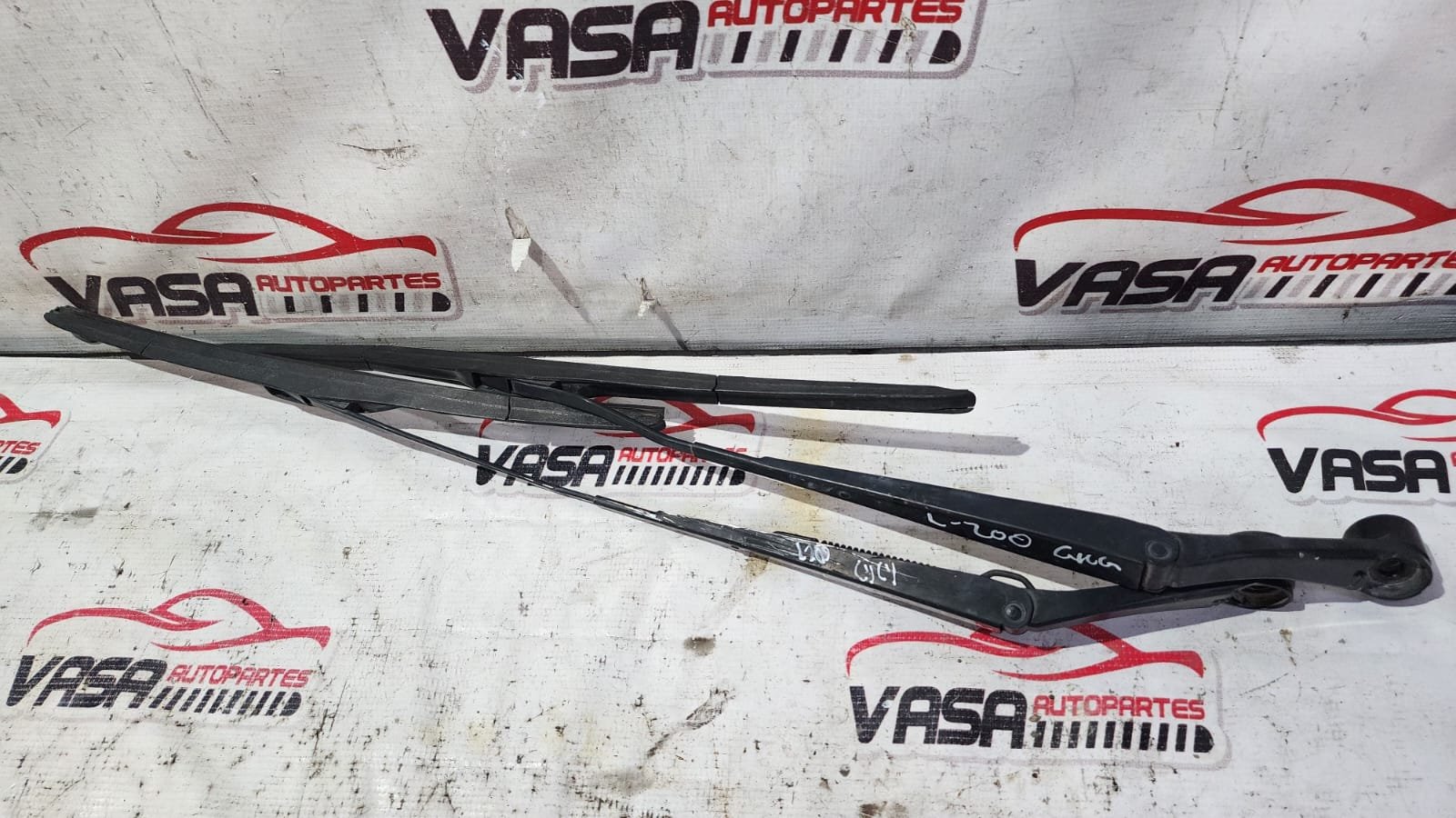 brazos de limpiaparabrisas mitsubishi l200 2016–2019 brazos de limpiaparabrisas mitsubishi l200 2016–2019