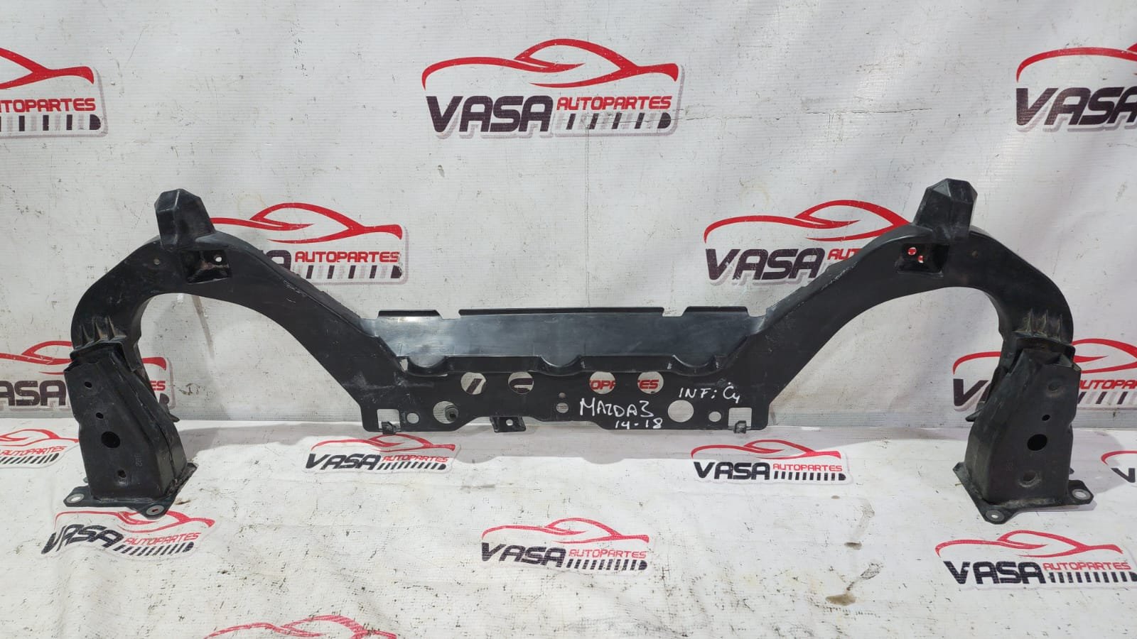 moldura / soporte inferior de fascia tipo w mazda 3 2014–2018 moldura / soporte inferior de fascia tipo w mazda 3 2014–2018