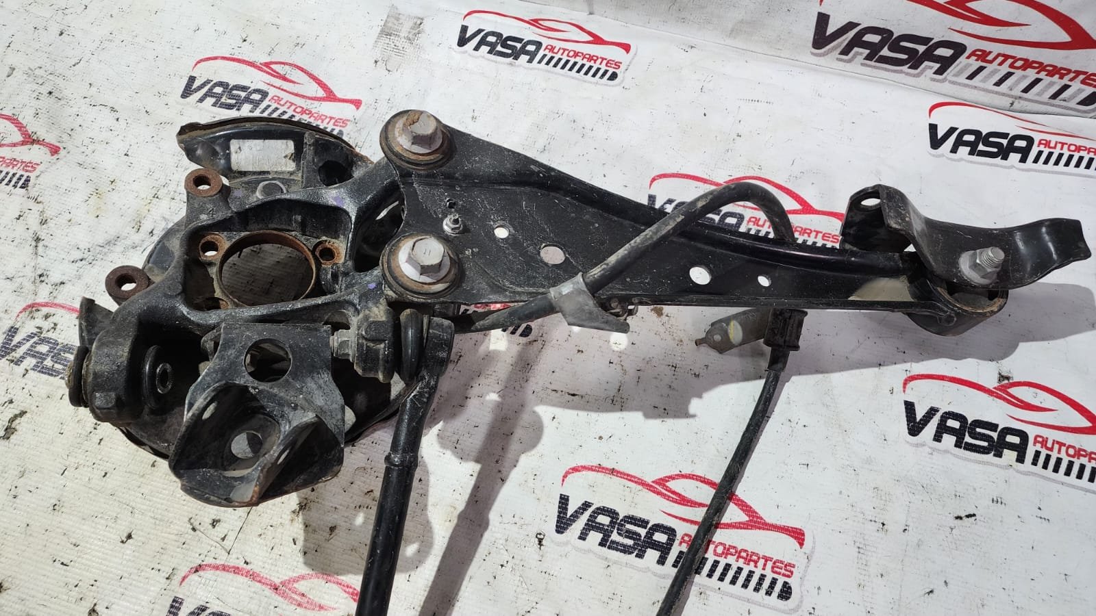 portamango trasero izquierdo toyota rav4 2013–2017 portamango trasero izquierdo toyota rav4 2013–2017